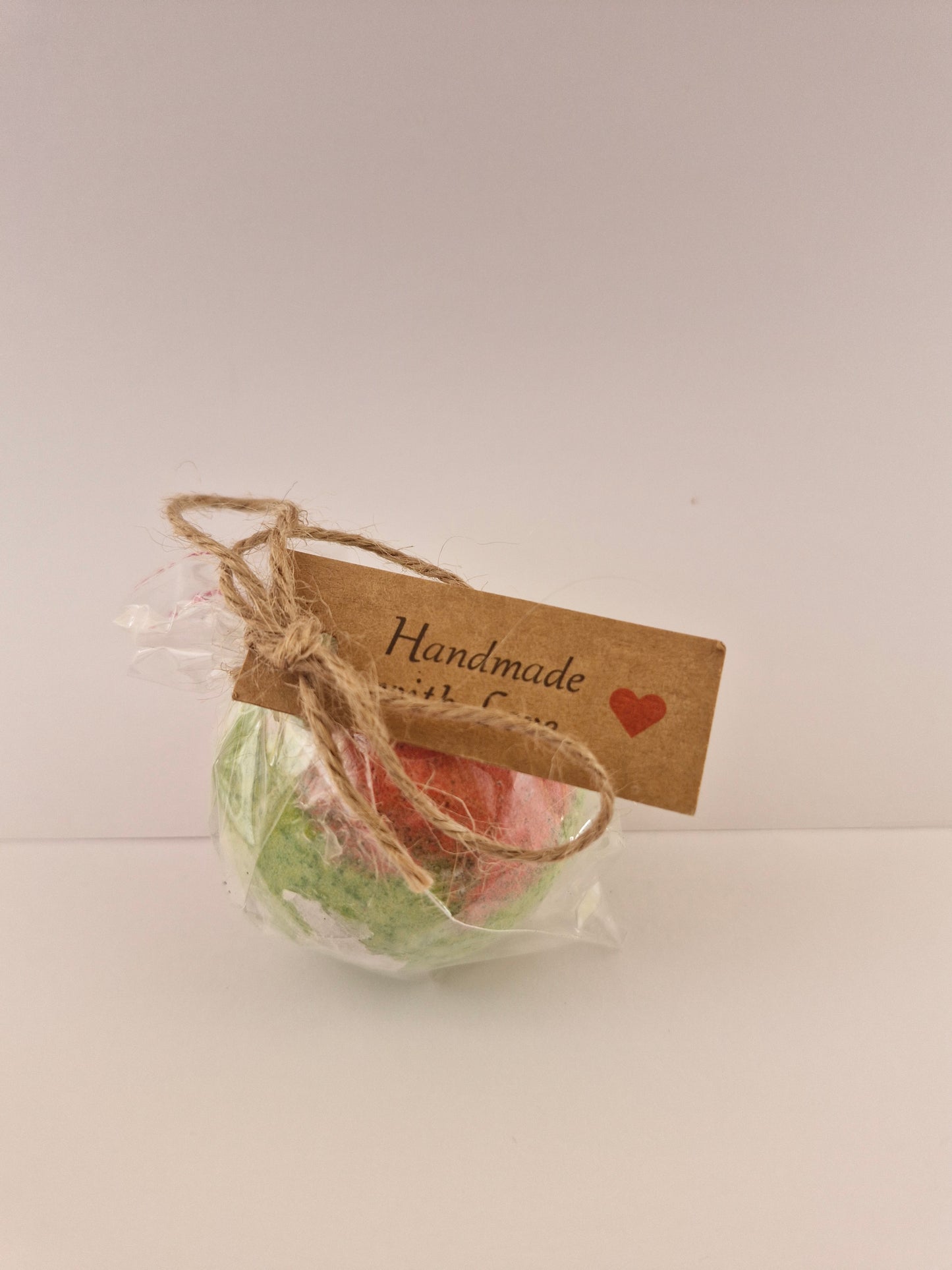 Bathe bomb in Grapefruit