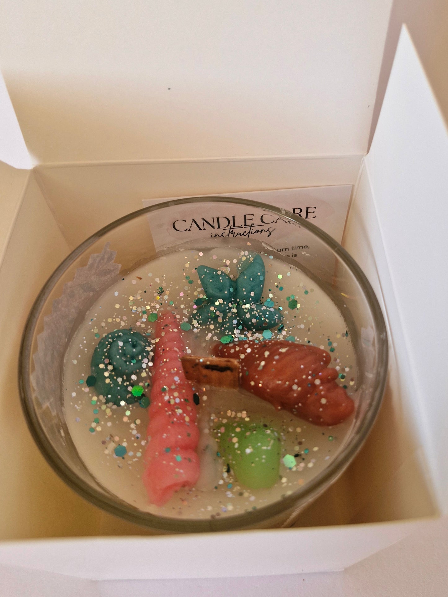 Candle in Rock salt & driftwood