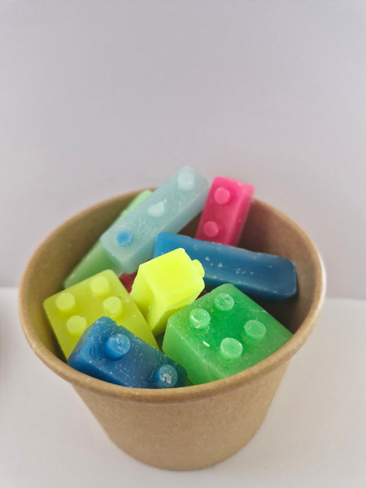 Lego wax melt scoopie pot in Rhubarb and plum
