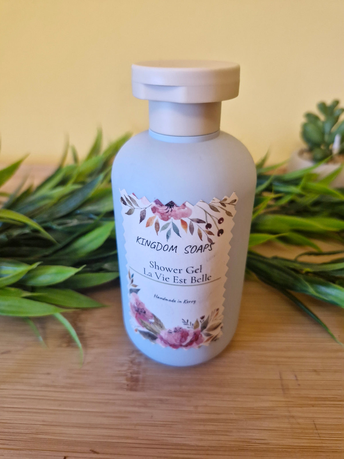 La Vie Est Belle Shower Gel